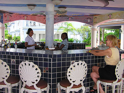 Restaurant and Bar - Beachcomber Club, Beach Bar, Negril Jamaica Resorts and Hotels