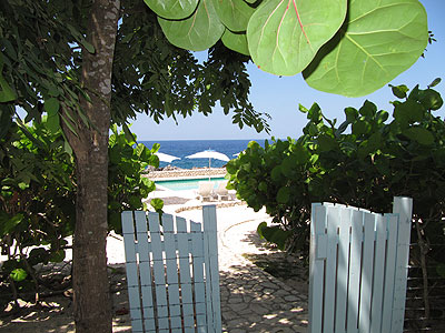 Entrance and Grounds - Hide Awhile Grounds, Negril Jamaica Resorts Hotels and Villas