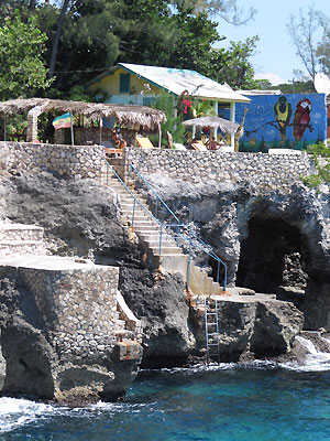 Cool Off Pool and grounds - Banana Shout, Negril, Jamaica Resorts and Hotels