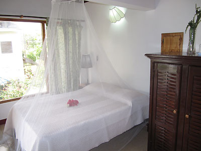 Bella Villa (up stairs) - 2 bedroom A/C unit - Catcha Falling Star Gardens, Negril Jamaica Resorts and Hotels