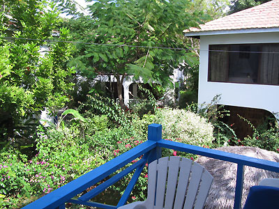 June Rose Apartment - Up stairs - Fan cooled June Rose Apartment - Up stairs - Fan cooled - Catcha Falling Star Gardens, Negril Jamaica Resorts and Hotels