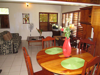 June Rose Apartment - Up stairs - Fan cooled June Rose Apartment - Up stairs - Fan cooled - Catcha Falling Star Gardens, Negril Jamaica Resorts and Hotels