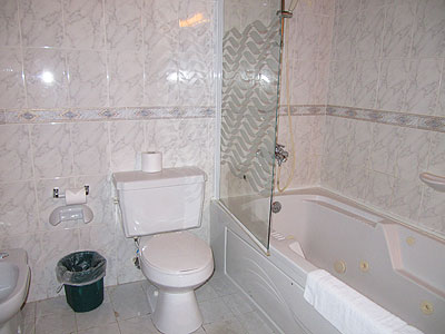 Deluxe Sea View Rooms Deluxe Sea View Rooms - Charela Inn Deluxe Bath - Negril Resorts and Hotels, Jamaica
