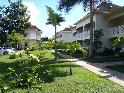 Grounds, Heather's Spa and Tropic Souveniers Convinience & Gift Shop - Coral Seas Beach, Negril Jamaica Resorts and Hotels