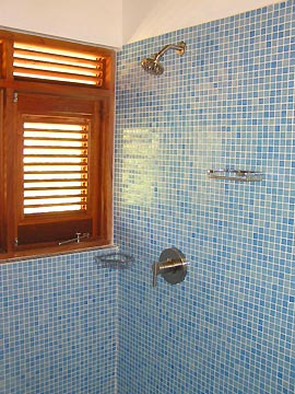 Villa Bath and Showers - Hide Awhile, Negril Jamaica Resorts Hotels and Villas