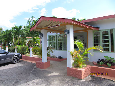 Entrance and Grounds - Hidden Paradise - Negril, Jamaica Resorts and Hotels