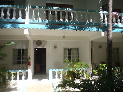 Beach and Garden-Side Rooms - Legends Beach Resort bathroom, Negril Jamaica Resorts and Hotels