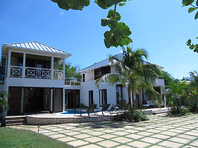 Enter this modern, airy and luxurious villa and leave the world behind - Little Waters Villa - Negril Jamaica Villas, Resorts and Hotels