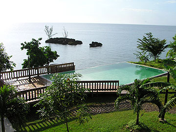 Infinity Edge Salt Water Pool - Rhodes Hall Pool - Negril Resorts and Hotels, Jamaica