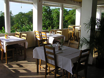 Rhodes Hall Bayview Restaurant and Bar - Rhodes Hall Bayview Restaurant - Negril Resorts and Hotels, Jamaica