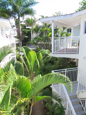 Superior ( 22) and Beachfront Rooms (2 only) located above the villas - 2nd and 3rd floors - 