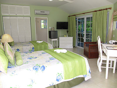 Superior ( 22) and Beachfront Rooms (2 only) located above the villas - 2nd and 3rd floors - 