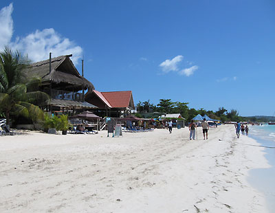 Jacuzzi/Beach Jacuzzi/Beach - Sea Splash beach- Negril, Jamaica Resorts and Hotels
