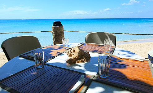 Restaurant and Bar - Travellers Beach Resort, Negril Jamaica Resorts and Hotels