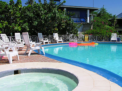 Pool and Jacuzzi - Tree House Pool - Negril Jamaica Resorts and Hotels