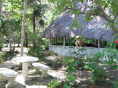 Dining Dining - Tingalayas Retreat - Negril, Jamaica resorts, villas, cottages and hotels