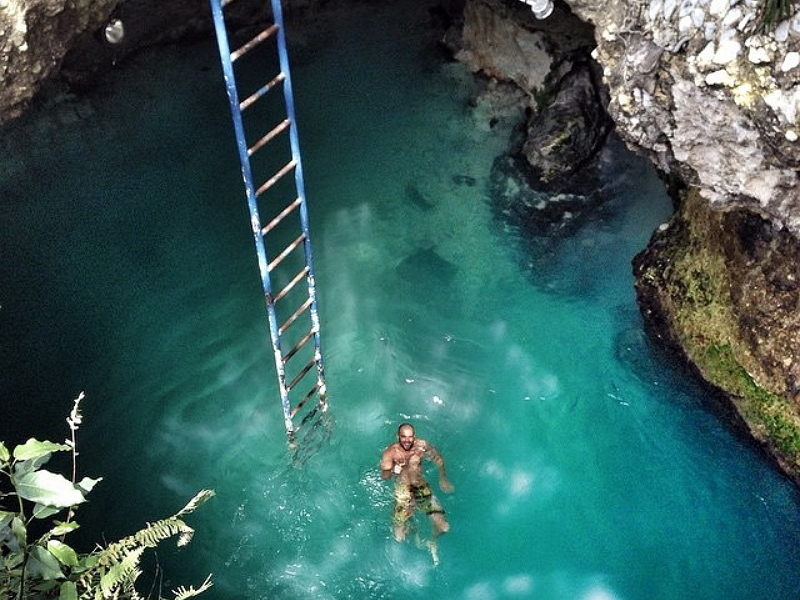 guy_swimming_at_blue_hole_mineral_spring_jamaica__08647_zoom Go for a Dive in the Blue Hole Mineral Springs